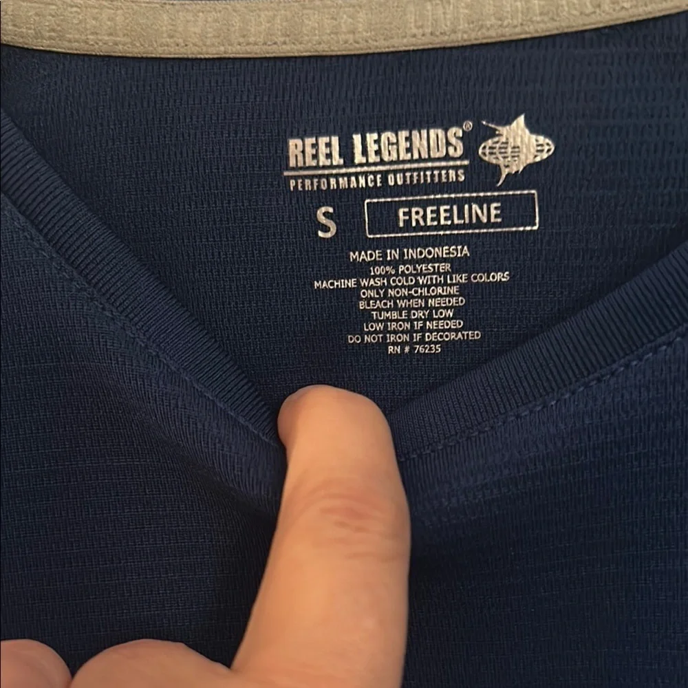 Reel Legends Freeline women’s Navy Blue T-Shirt Size Small - Picture 2 of 5